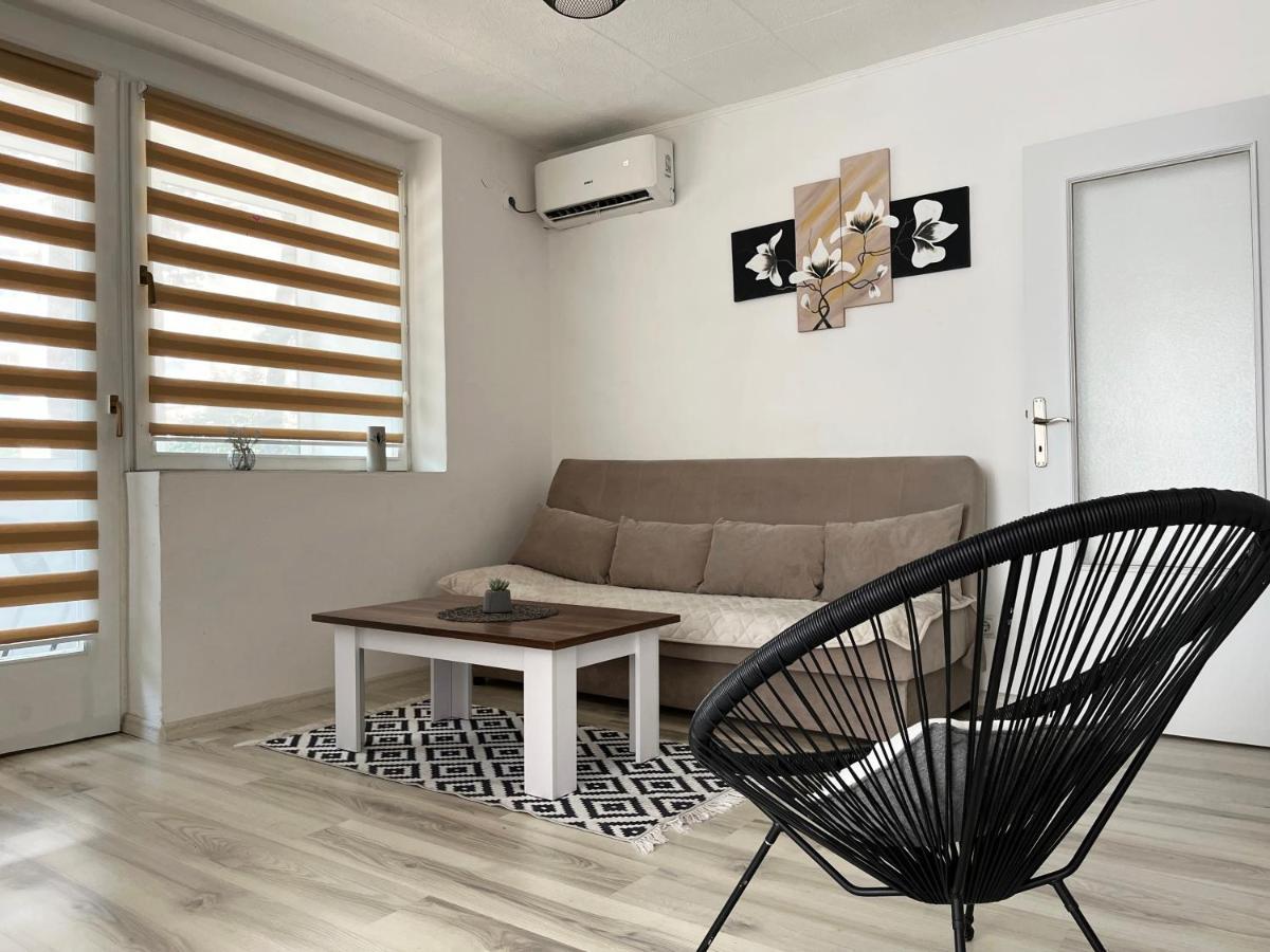 Starlux Apartment Мостар Экстерьер фото